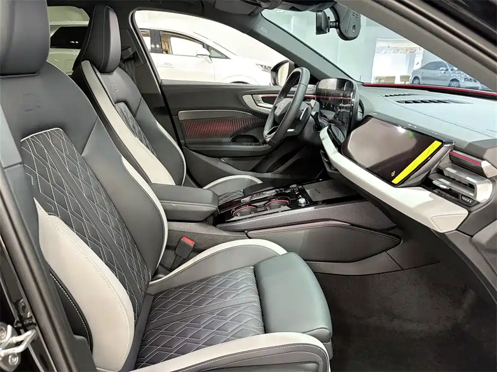 Audi A5L — миниатюра 11