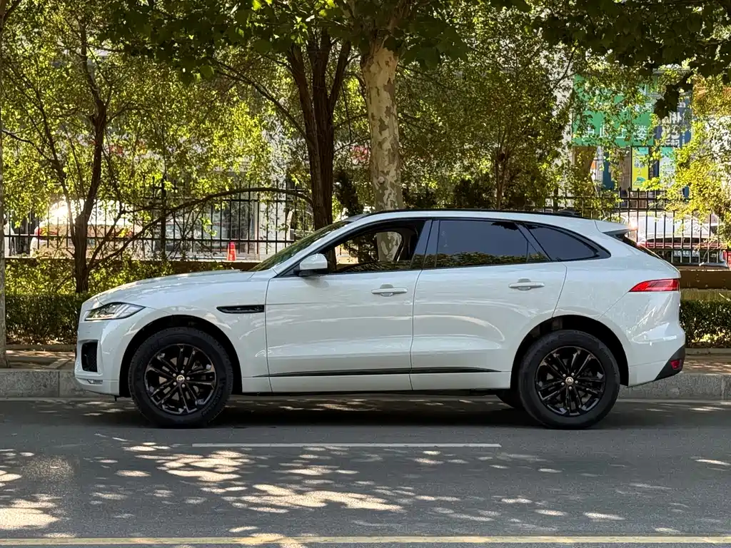 Jaguar F-PACE — миниатюра 3