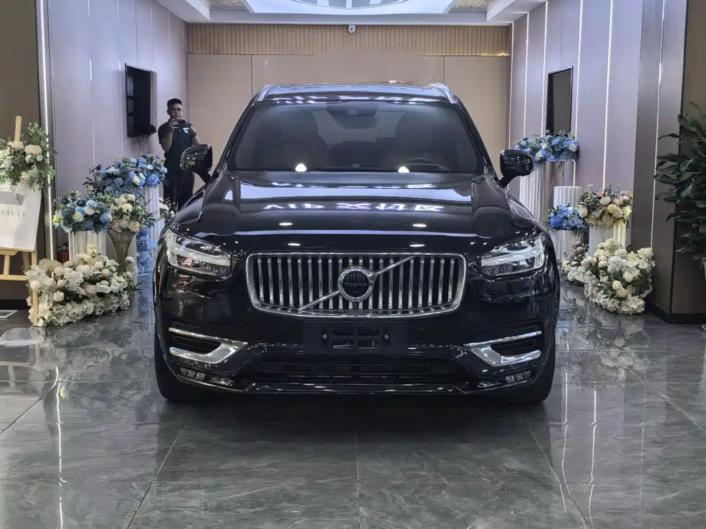 Volvo XC90 2021 B6 Luxury 7 мест