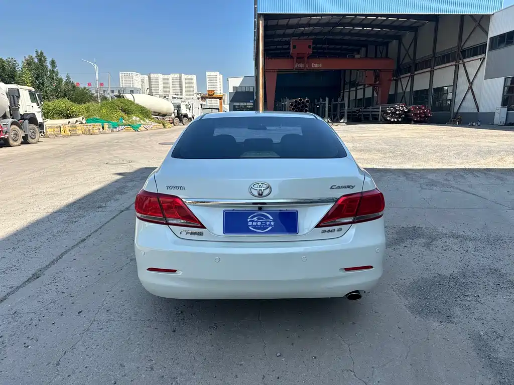 Toyota Camry — миниатюра 6