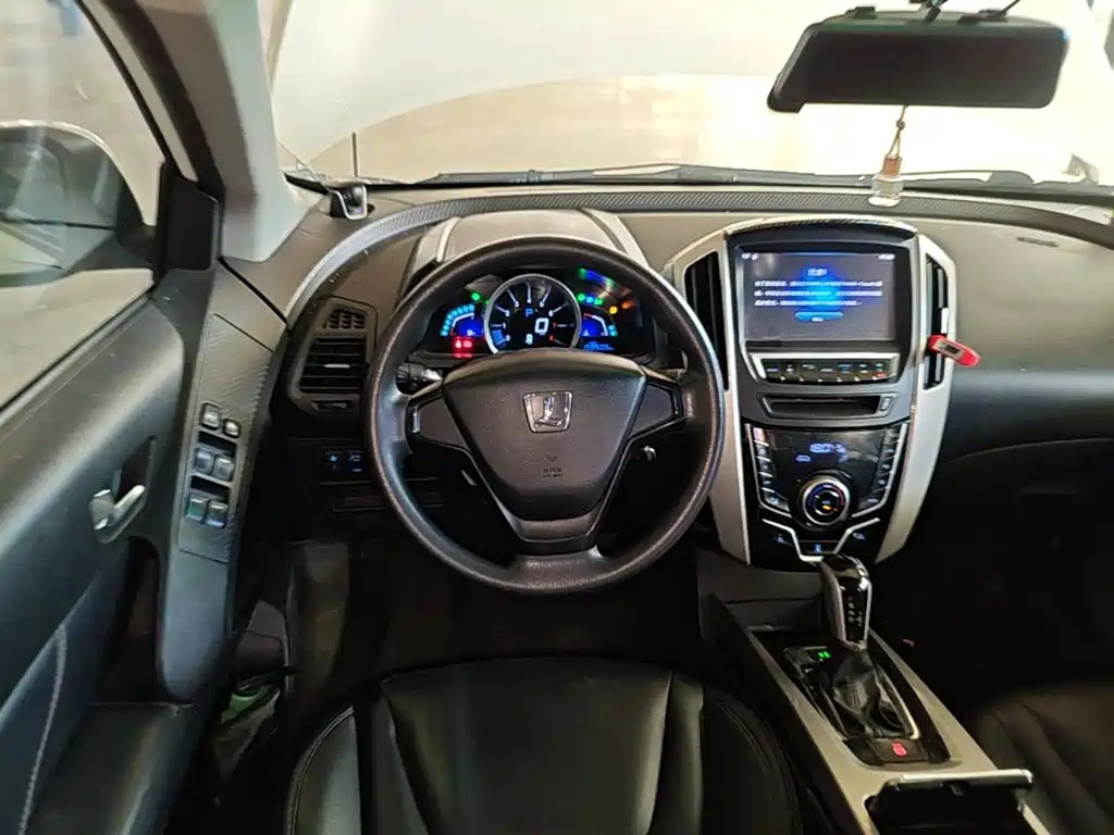 Luxgen U6 — миниатюра 11