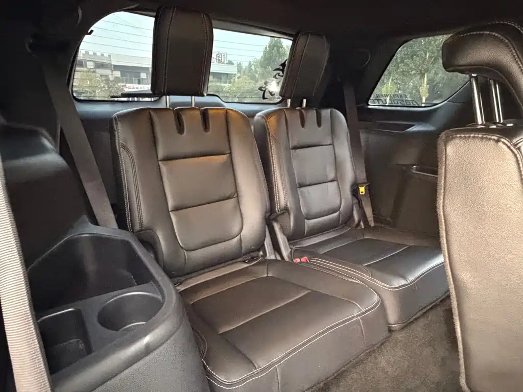 Ford Explorer (Import) — миниатюра 17
