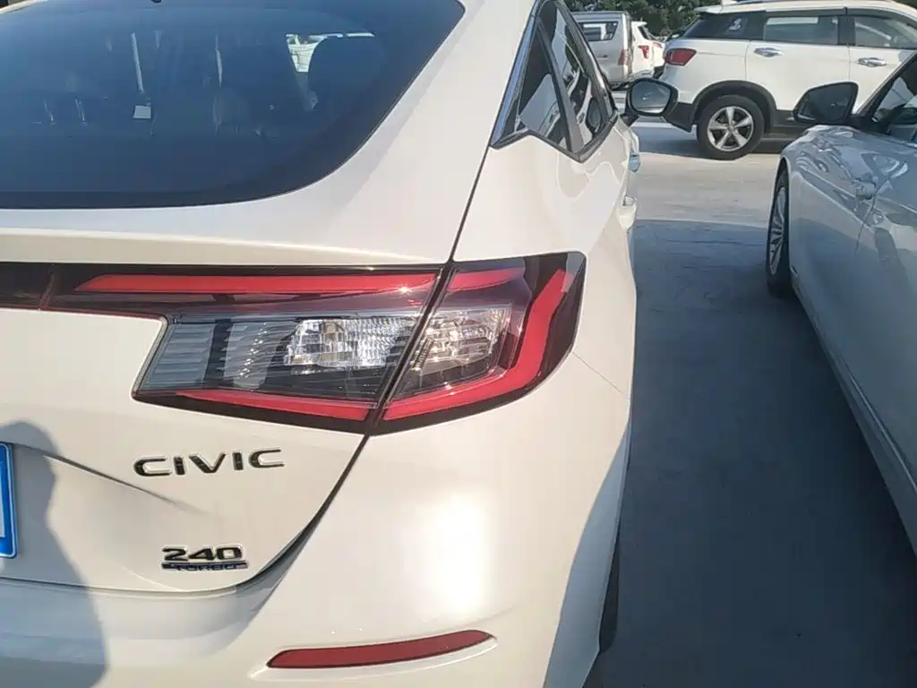 Honda Civic — миниатюра 8