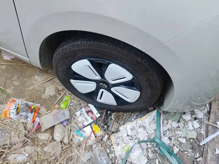 Wuling MINIEV — миниатюра 6