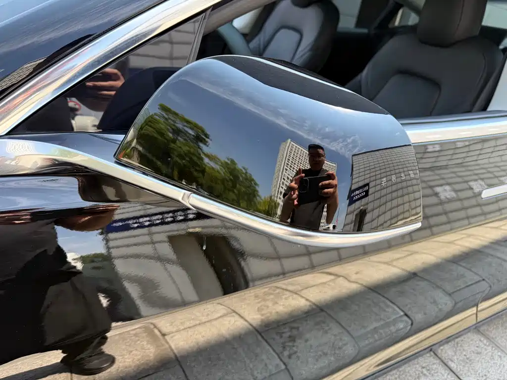 Tesla Model 3 — миниатюра 16