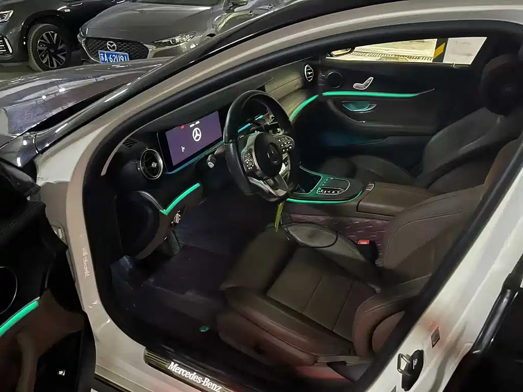 Mercedes-Benz E-Class — миниатюра 11