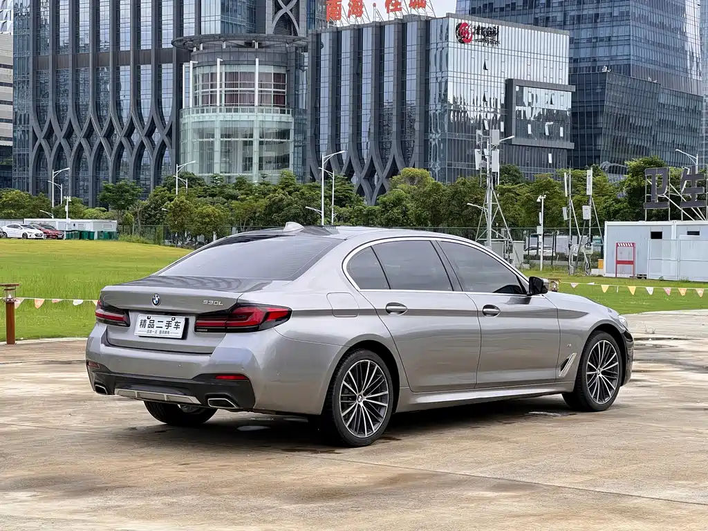BMW 5 Series — миниатюра 6