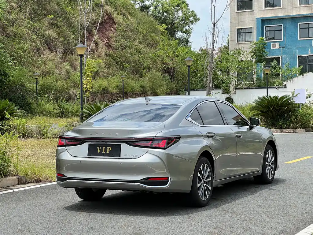 Lexus ES — миниатюра 6