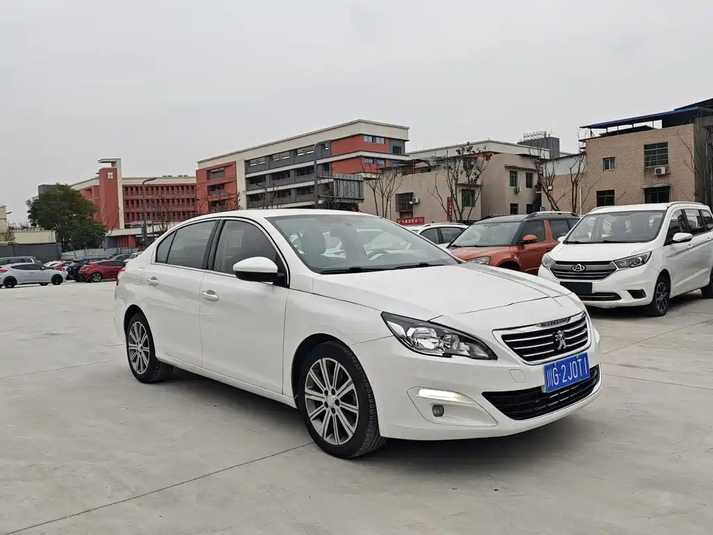 PEUGEOT 408