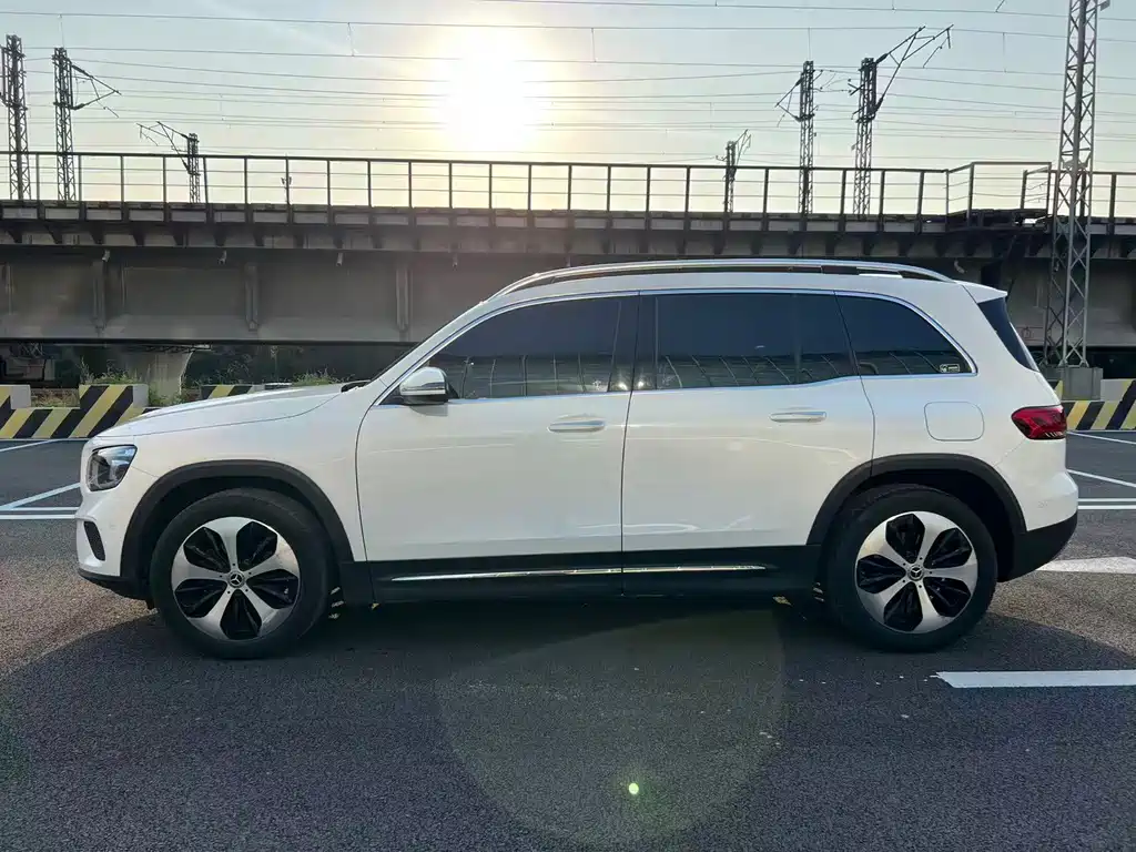 Mercedes-Benz GLB — миниатюра 3