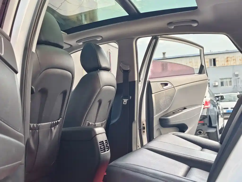 Hyundai Mistra — миниатюра 13