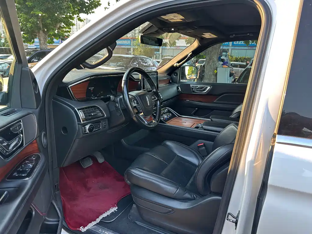 Lincoln Navigator — миниатюра 7