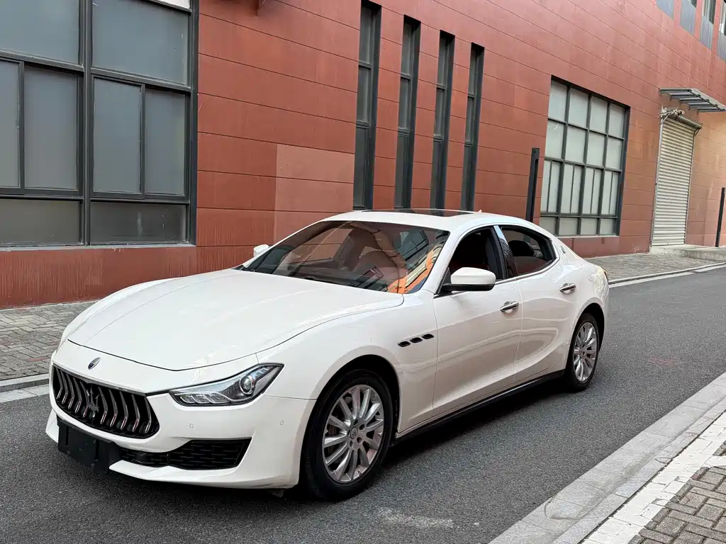 Maserati Ghibli 2021