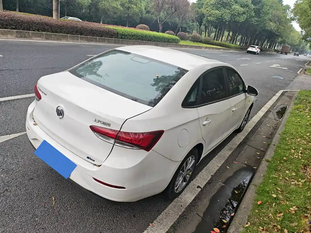 Buick Excelle — миниатюра 9