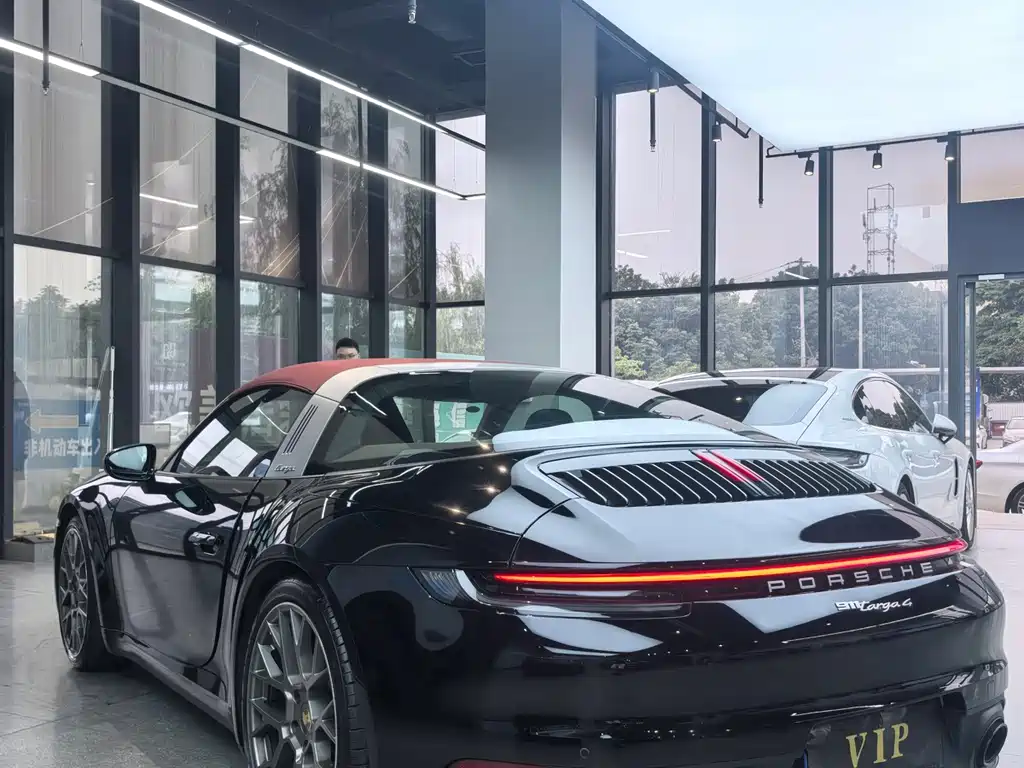 Porsche 911 2023 Targa 4 3.0T