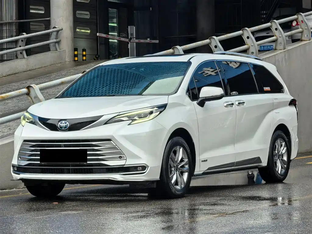 Toyota Sienna 2023