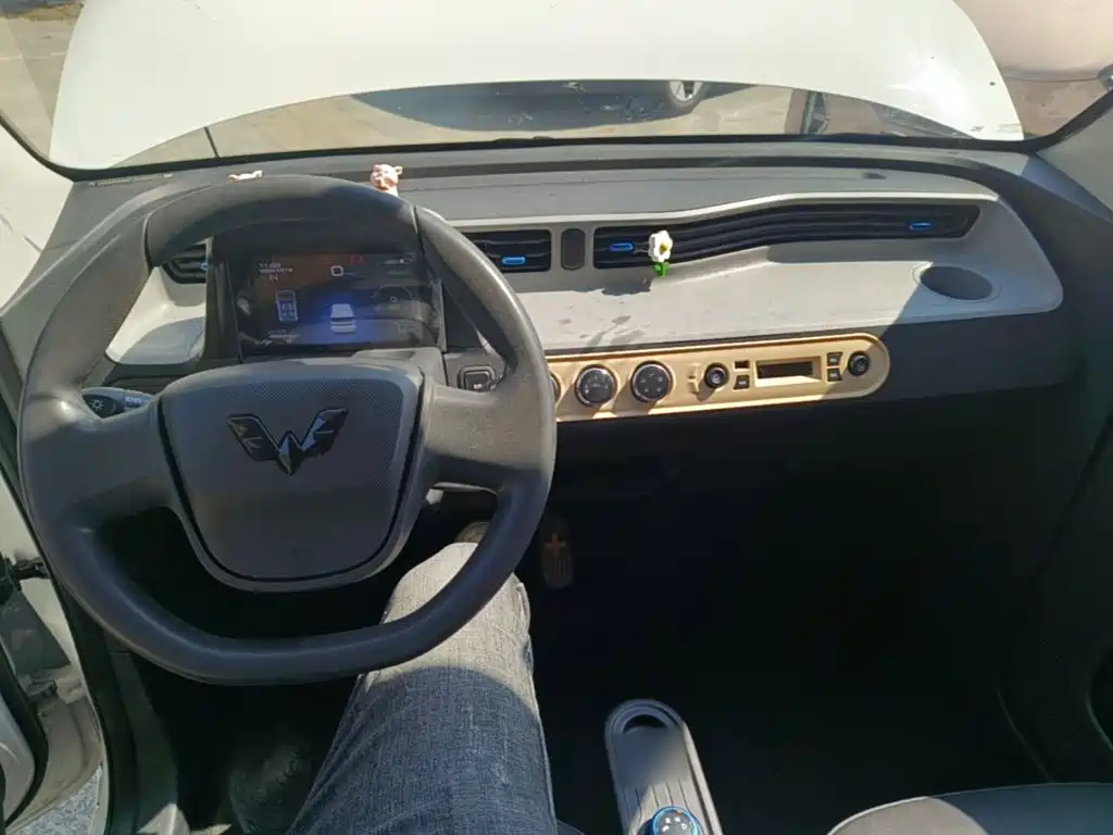 Wuling MINIEV — миниатюра 10