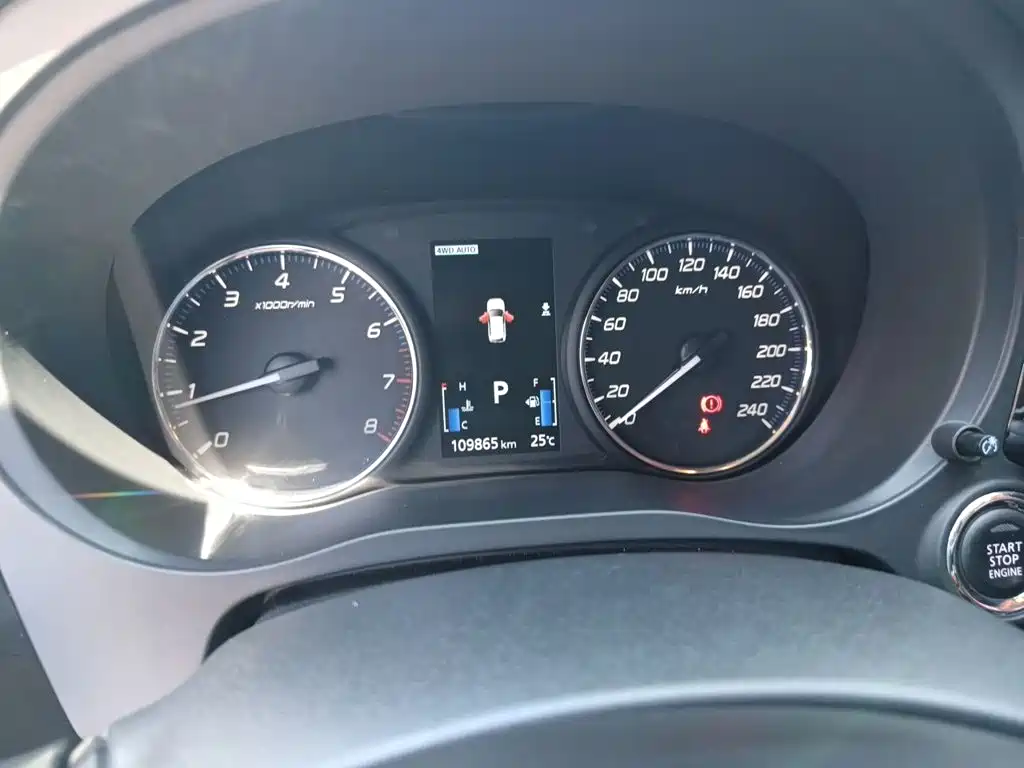 Mitsubishi Outlander — миниатюра 12