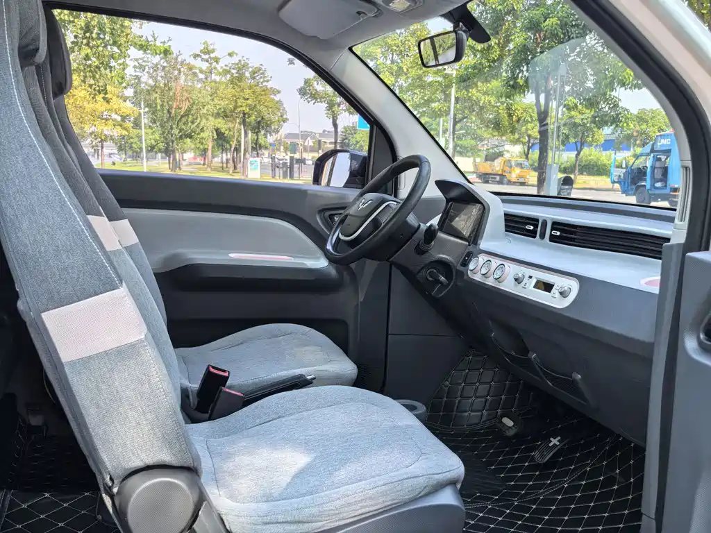 Wuling MINIEV — миниатюра 10