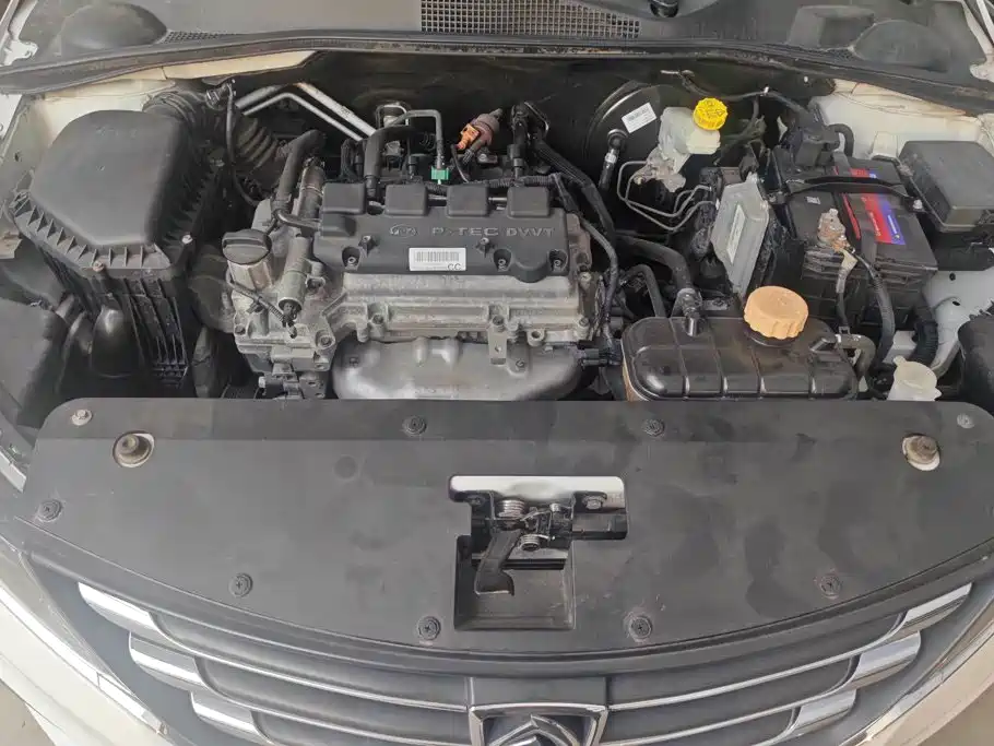 Baojun 310W — миниатюра 10