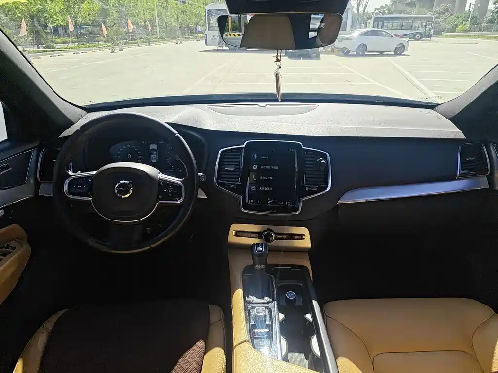 Volvo XC90 — миниатюра 8