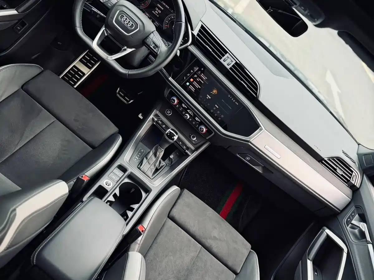 Audi Q3 2022 Черный из Китая, фото 4