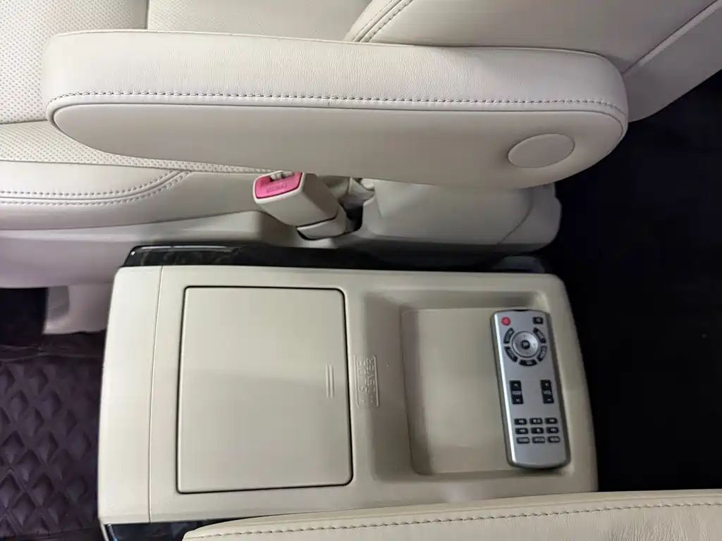 Toyota Alphard 2012 3.5L Luxury