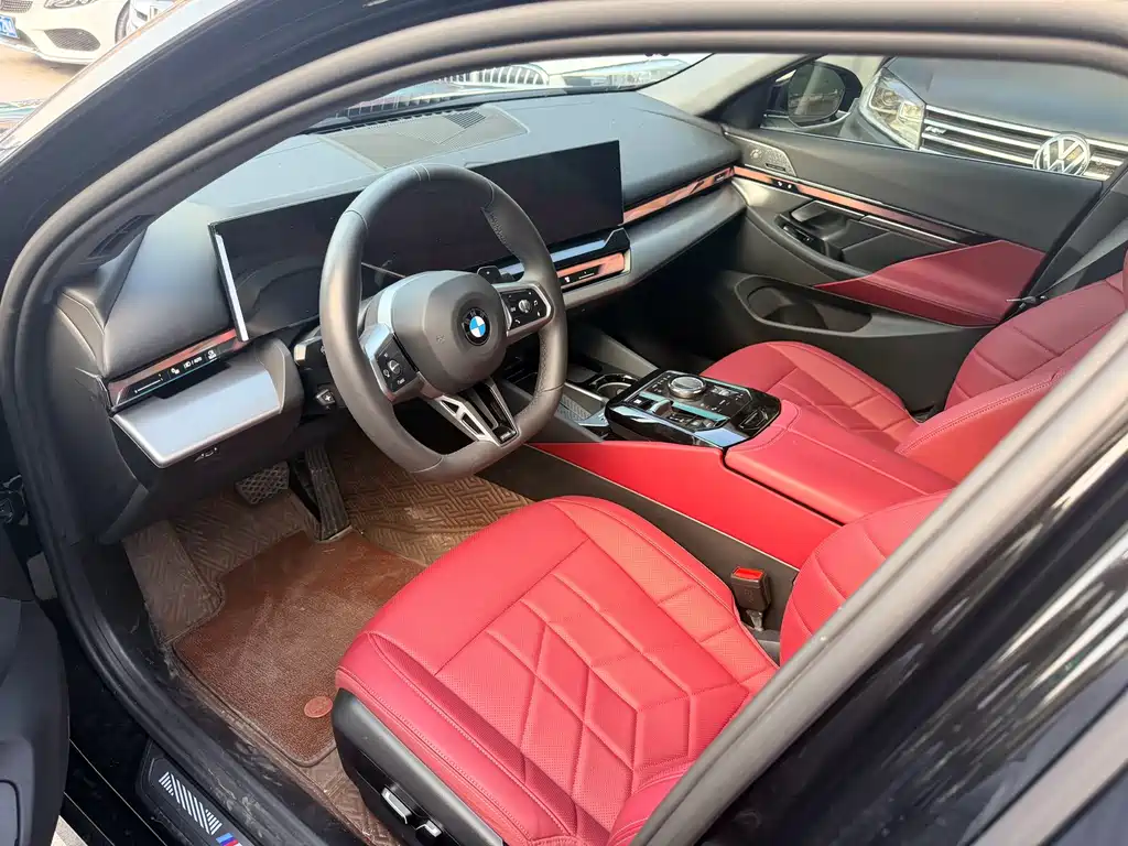 BMW 5 Series — миниатюра 5