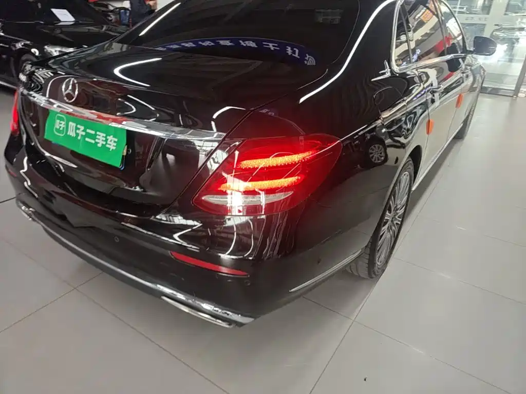 Mercedes-Benz E-Class — миниатюра 8