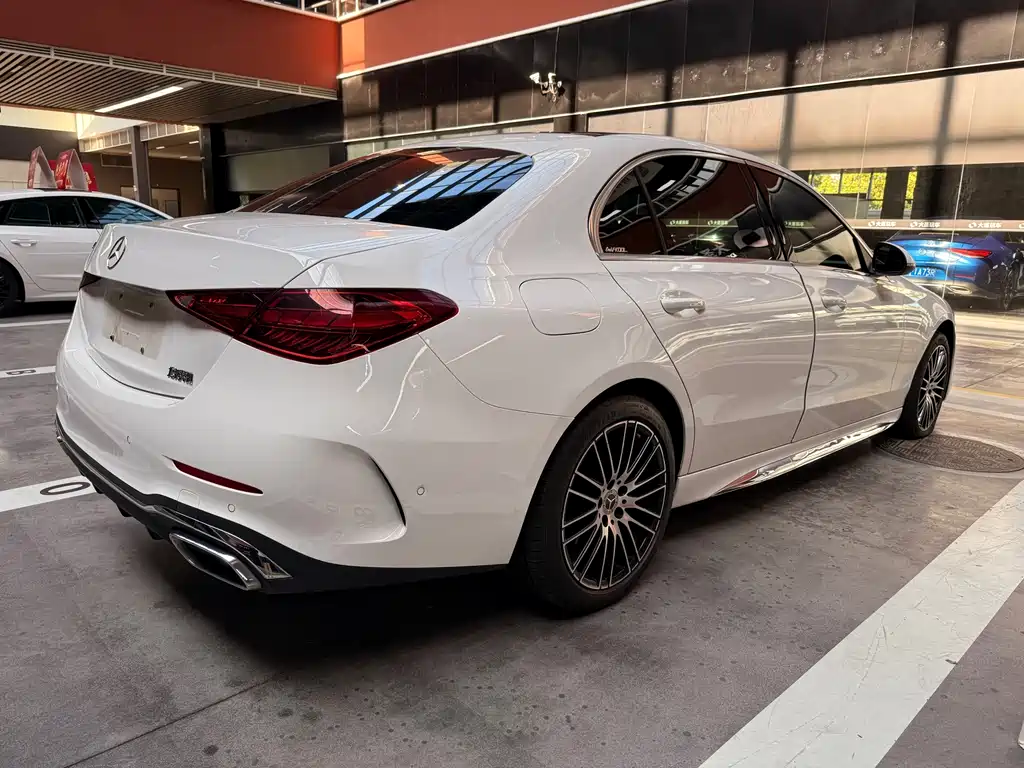 Mercedes-Benz C-Class — миниатюра 12