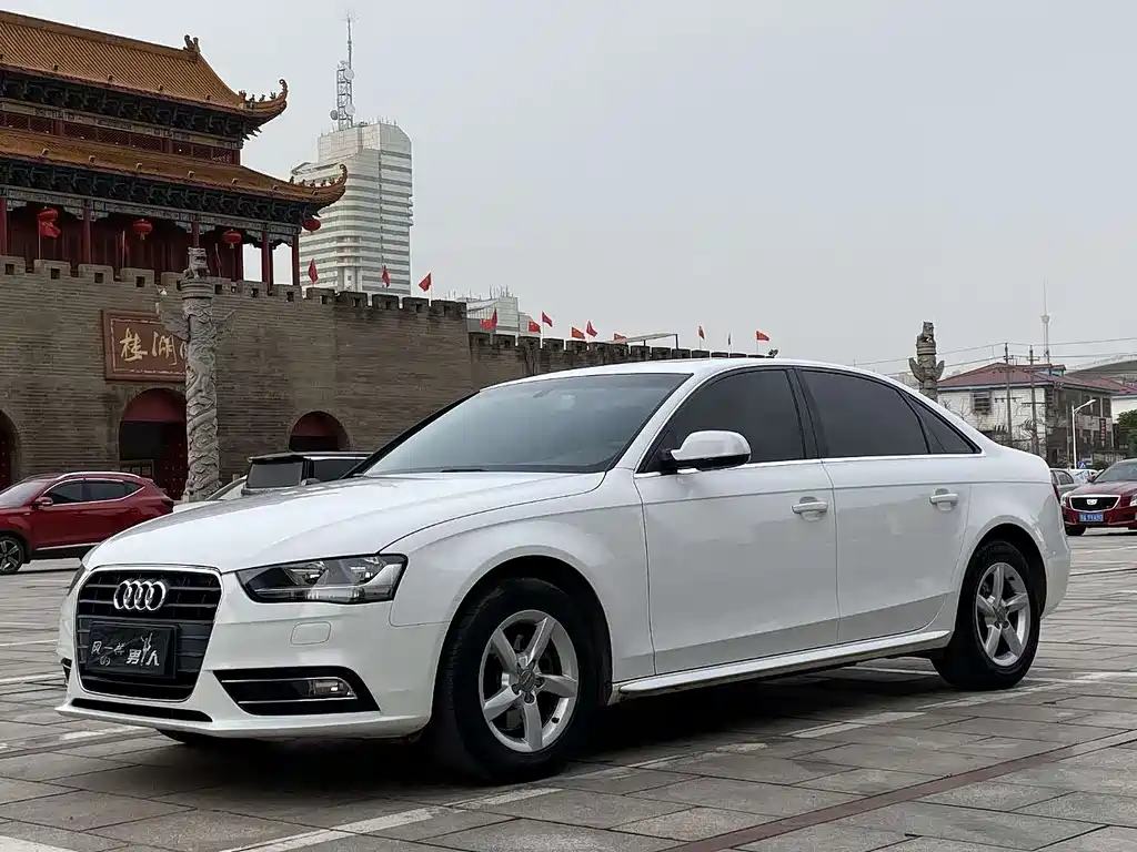Audi A4L 2013 30 TFSI MT Comfort