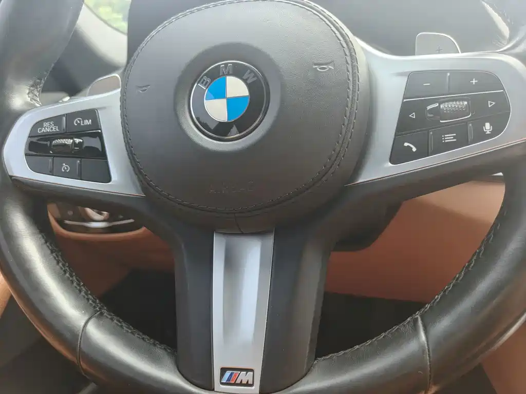 BMW 5 Series — миниатюра 7