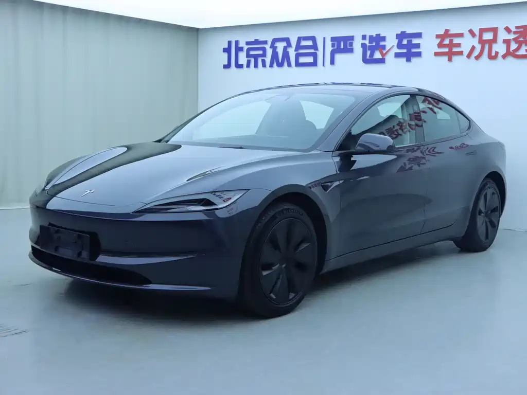 Tesla Model 3 2024