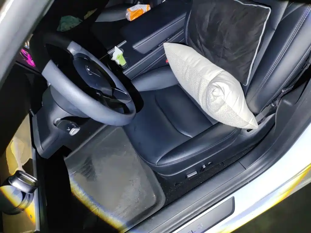 Tesla Model 3 — миниатюра 8