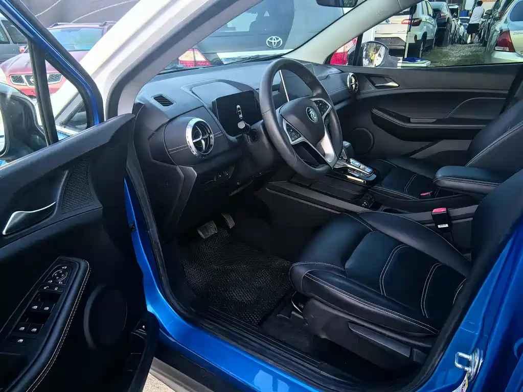 BYD Yuan EV — миниатюра 6