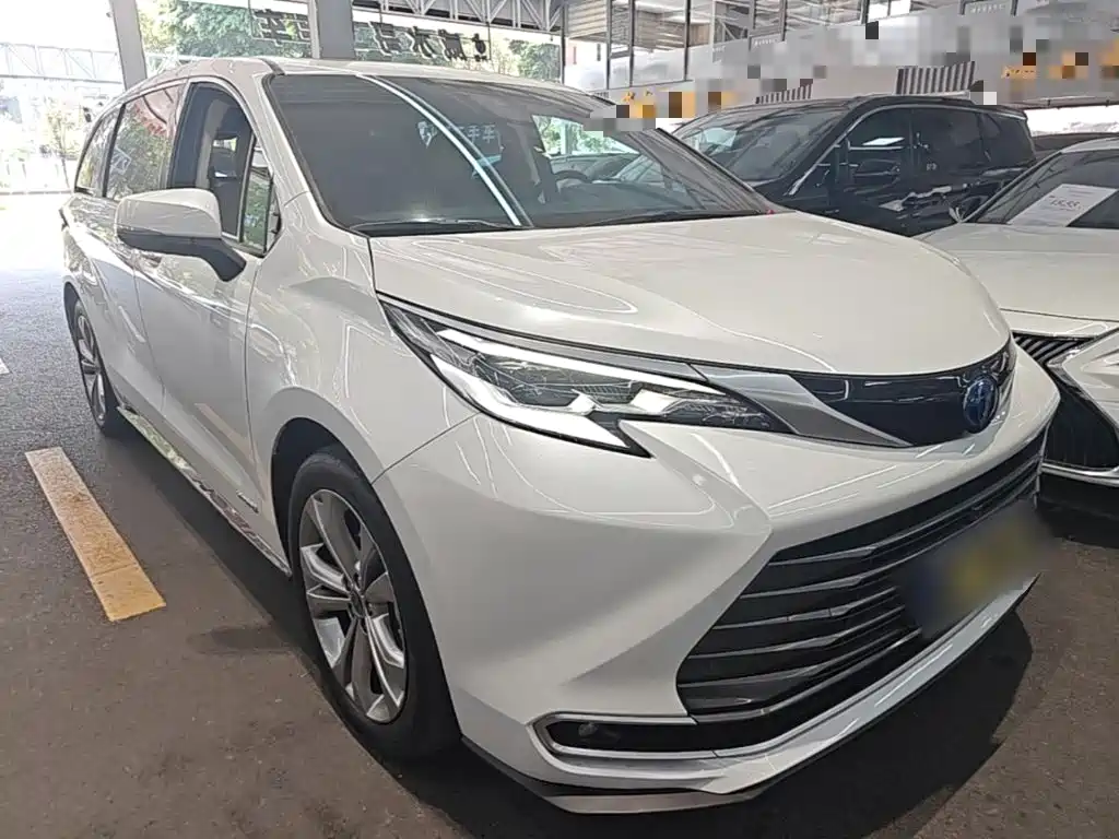 Toyota Sienna — миниатюра 4