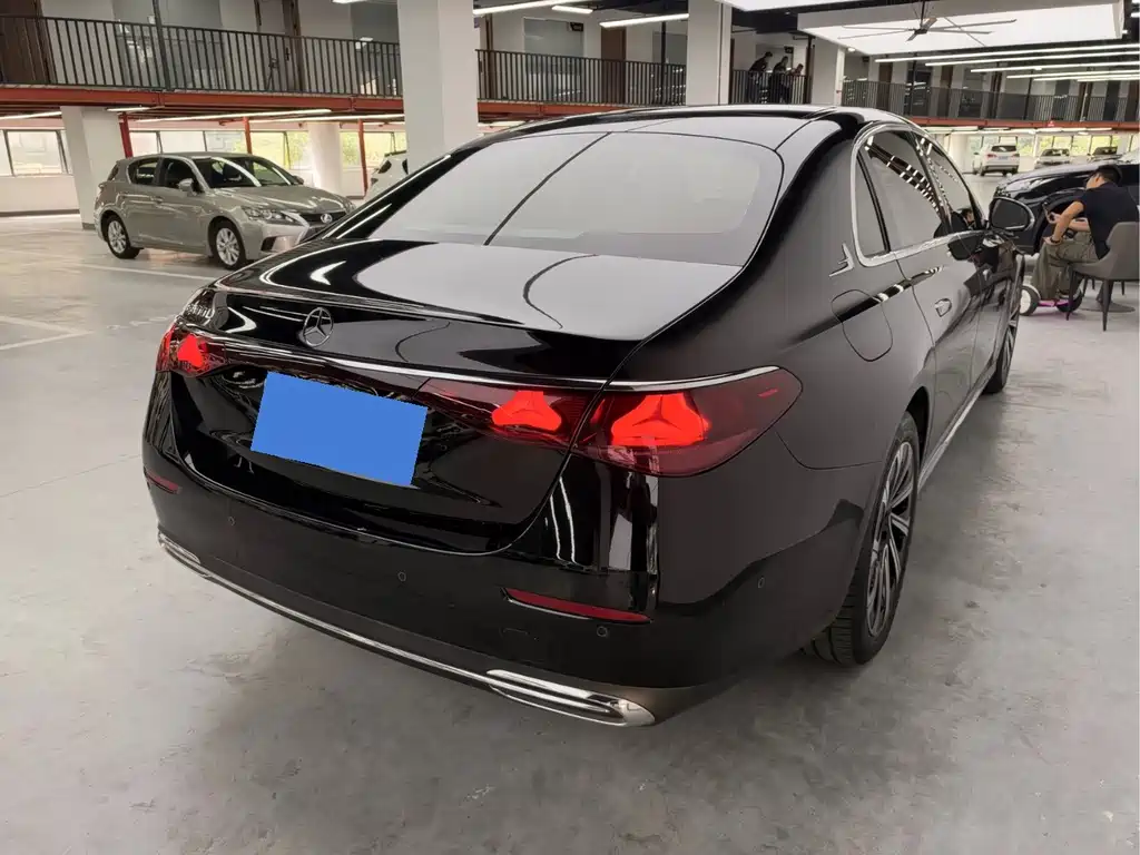 Mercedes-Benz E-Class — миниатюра 15