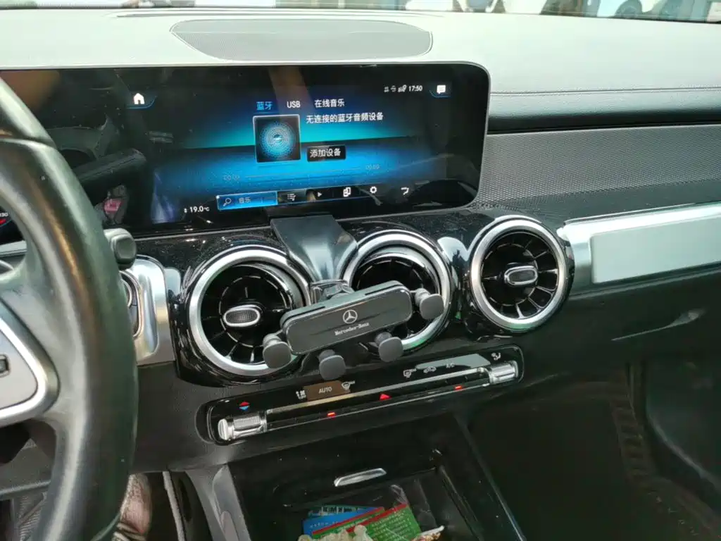 Mercedes-Benz GLB — миниатюра 13