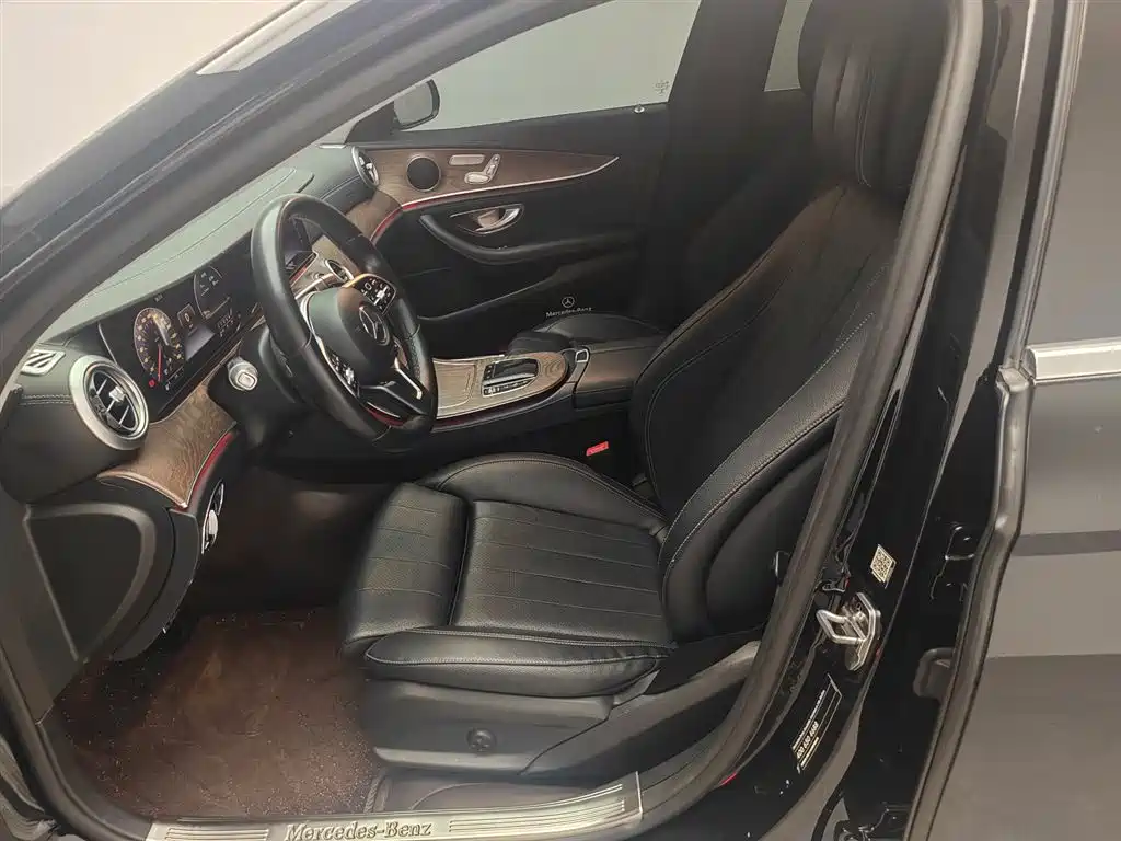 Mercedes-Benz E-Class — миниатюра 15