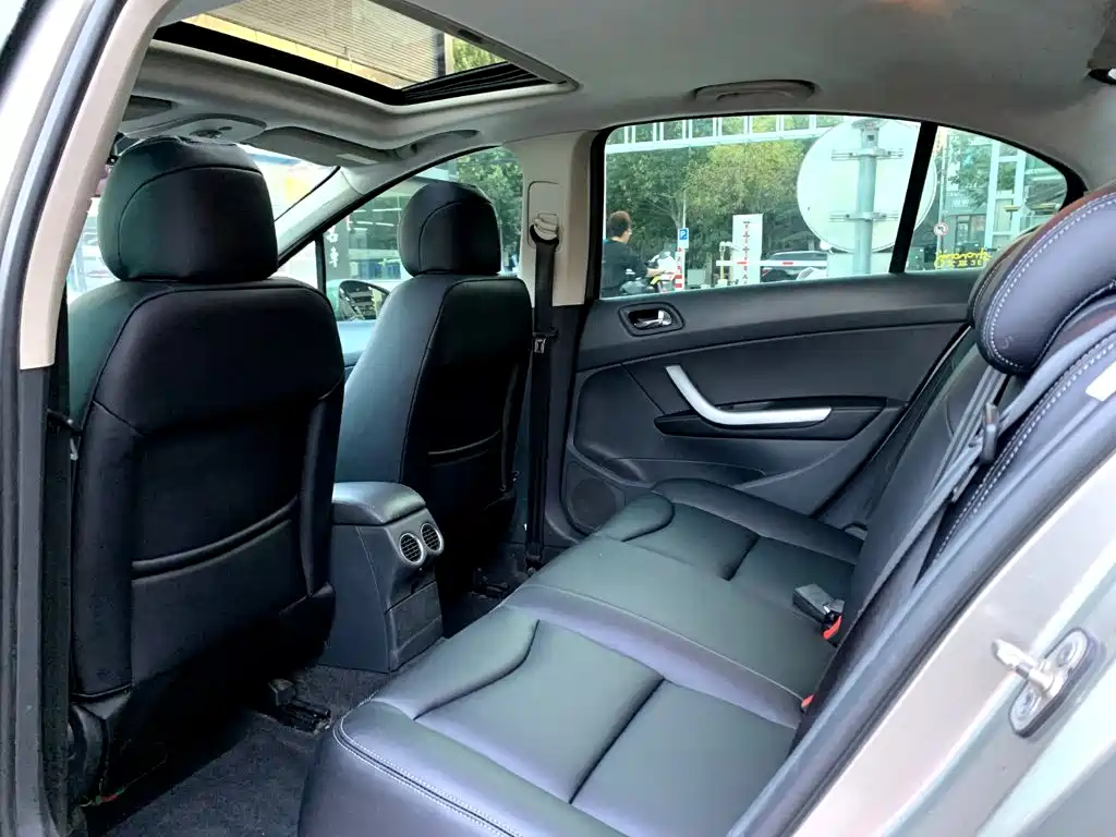 Peugeot 408 — миниатюра 8