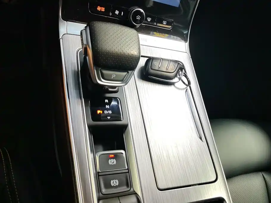 Roewe RX5 — миниатюра 16