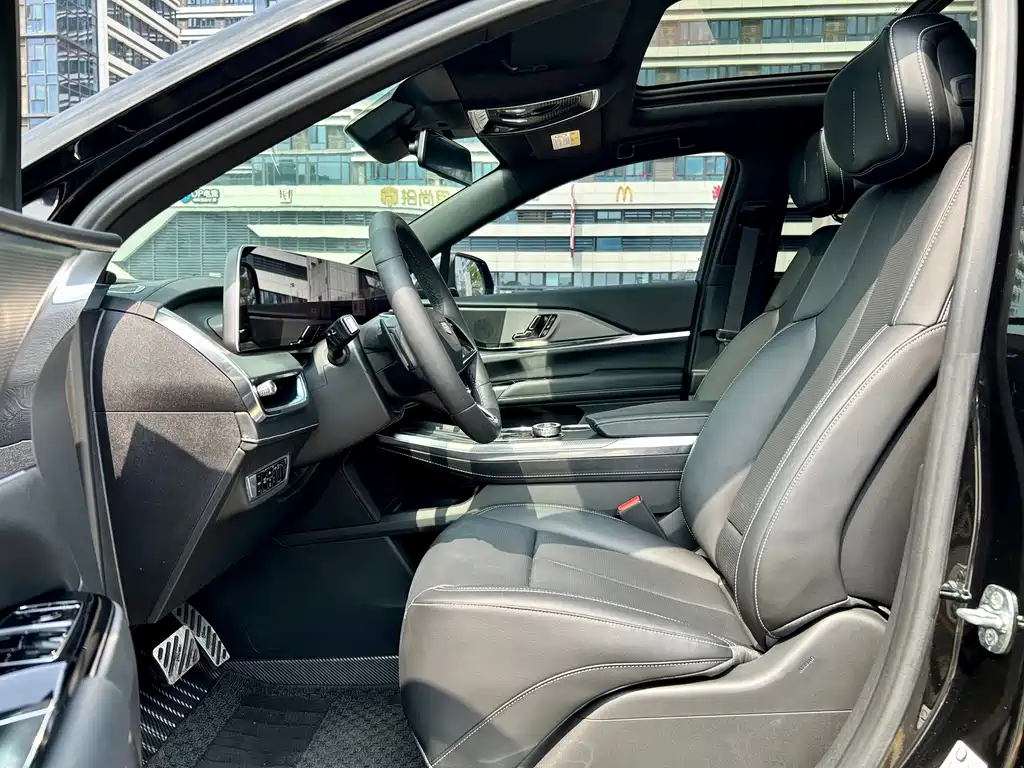 Cadillac XT5 — миниатюра 8
