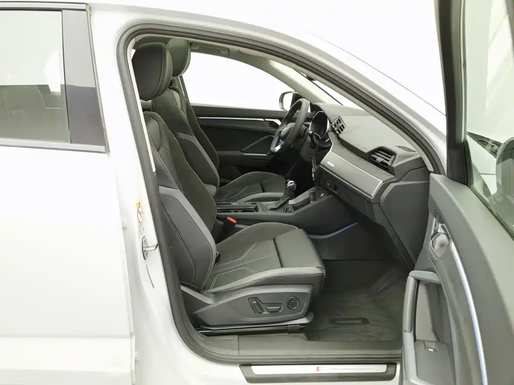 Audi Q3 Sportback — миниатюра 23