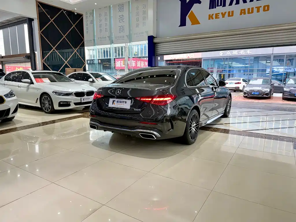 Mercedes-Benz C-Class — миниатюра 14