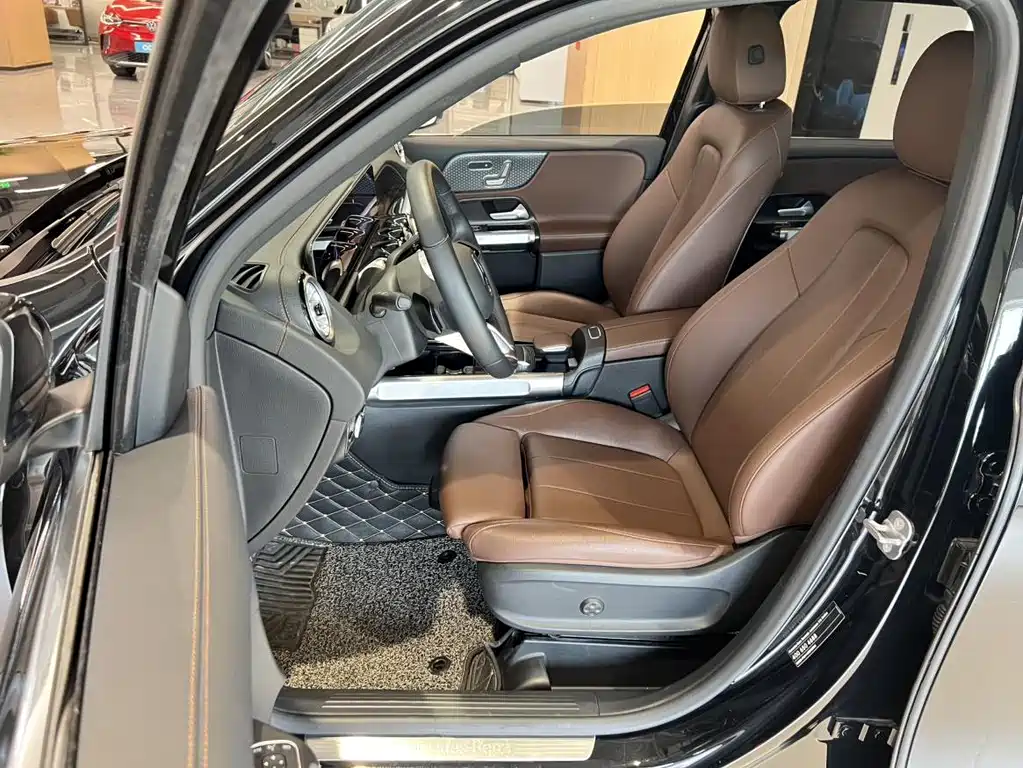 Mercedes-Benz GLB — миниатюра 9