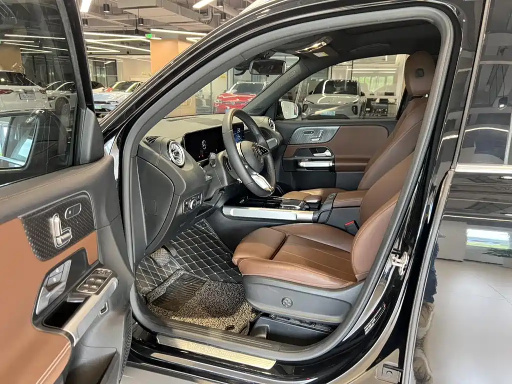 Mercedes-Benz GLB — миниатюра 8