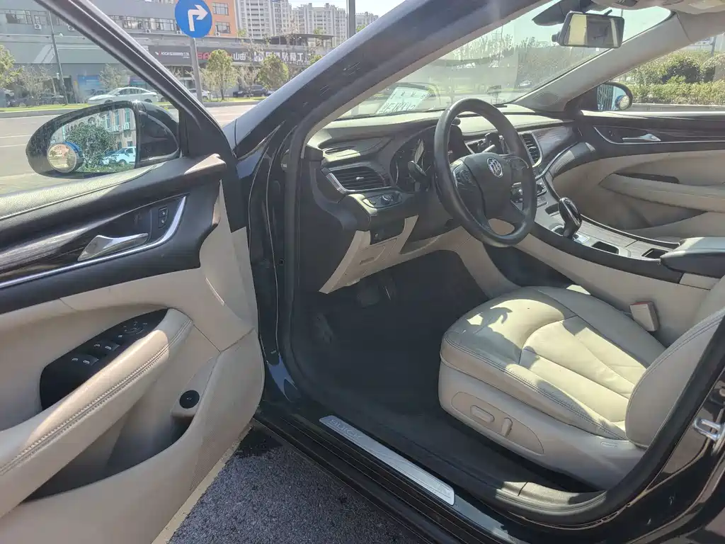 Buick LaCrosse — миниатюра 7