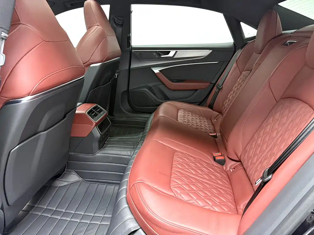 Audi A7L 2024 45 TFSI quattro S-line