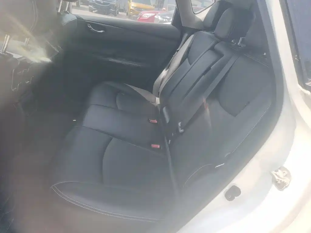 Nissan Tiida — миниатюра 17