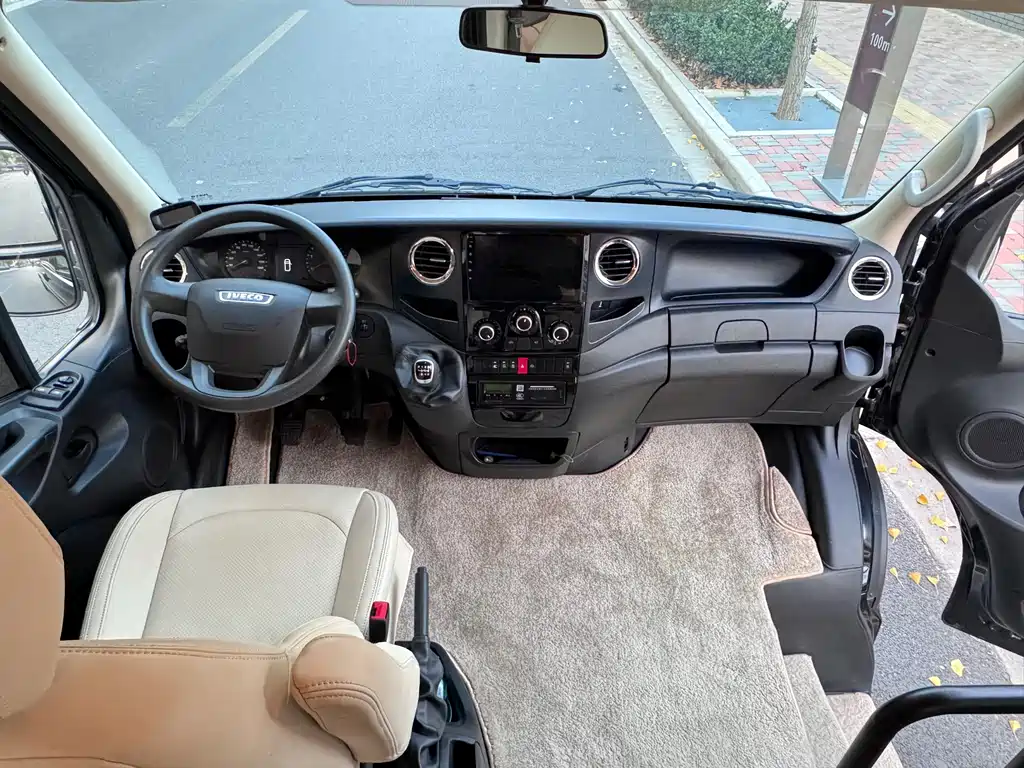 IVECO Ousheng — миниатюра 8